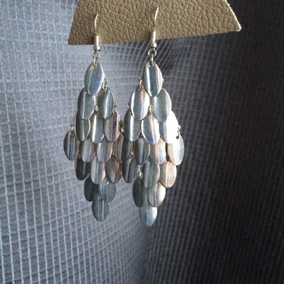 Silver mermaid scale dangle earrings - Picture 1 of 3